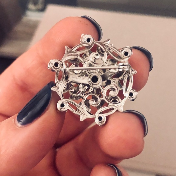 Dainty Rhinestone Brooch/Pin - Picture 2 of 2